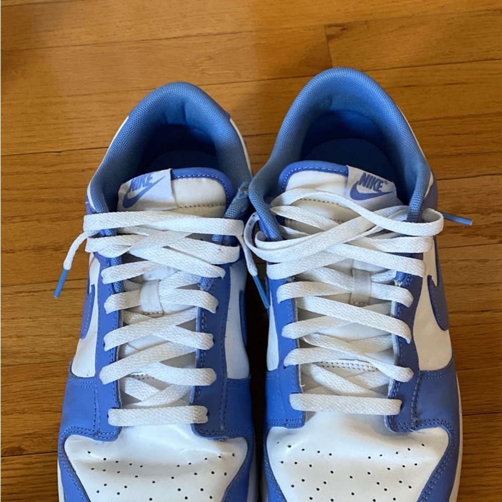 Nike Low-Top Sneakers in White and Blue